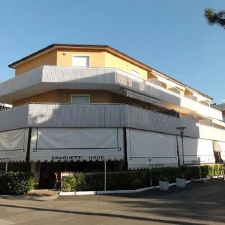 Adorable Flat 250 M From The - Beahost 公寓 *