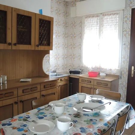 Adorable Flat 250 M From The - Beahost