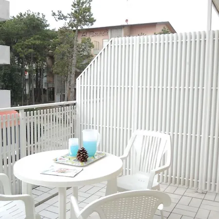 公寓 Adorable Flat 250 M From The - Beahost 比比翁