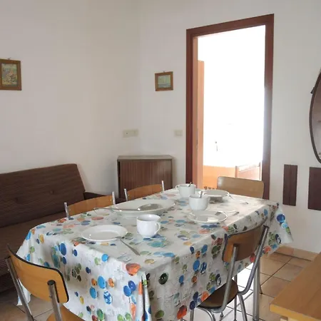 Adorable Flat 250 M From The - Beahost Daire